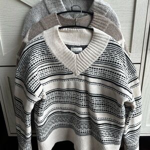 Bundle- Abercrombie & Fitch 3 V-Neck Sweater